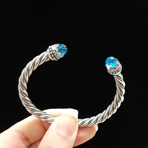 Jewelry - Silver bangle with blue crystals